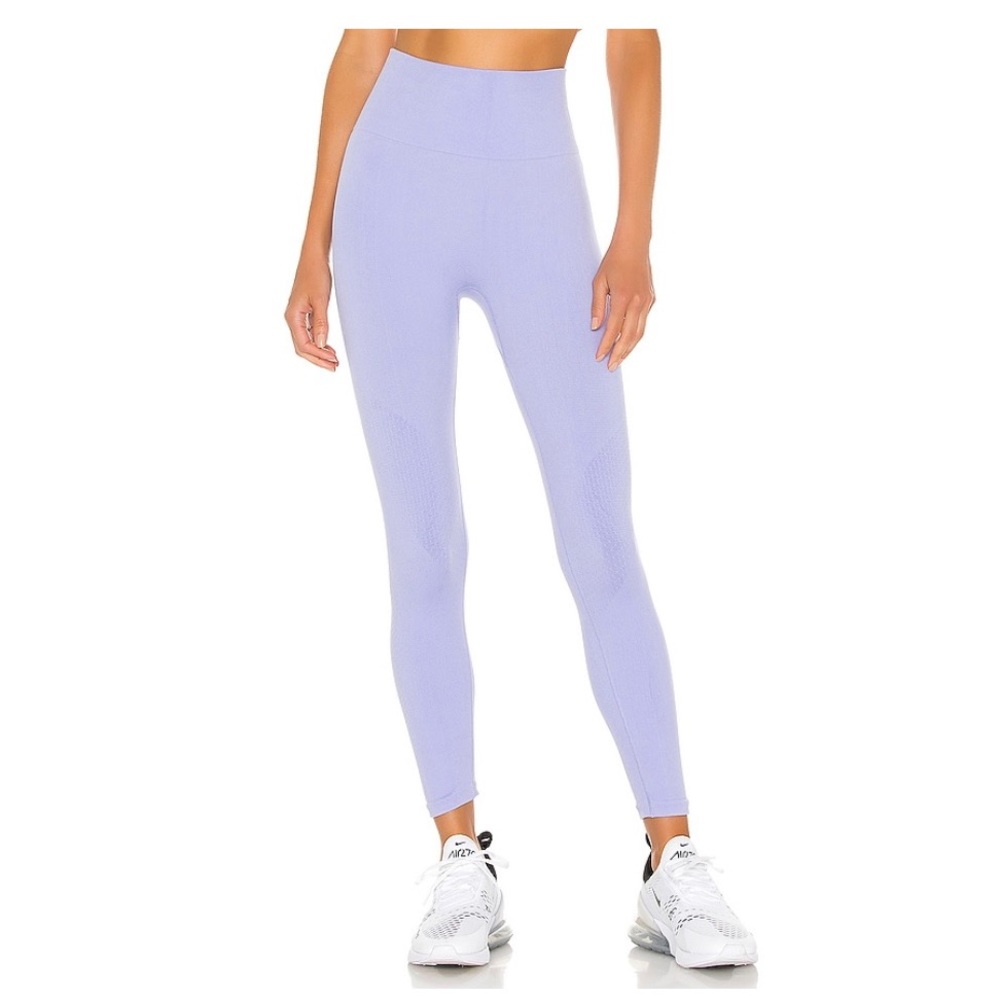 Nike Seamless 7/8 Tight in Light Thistle & White